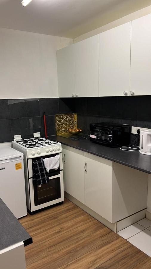 Smalinz Homes Finchley Londra Esterno foto