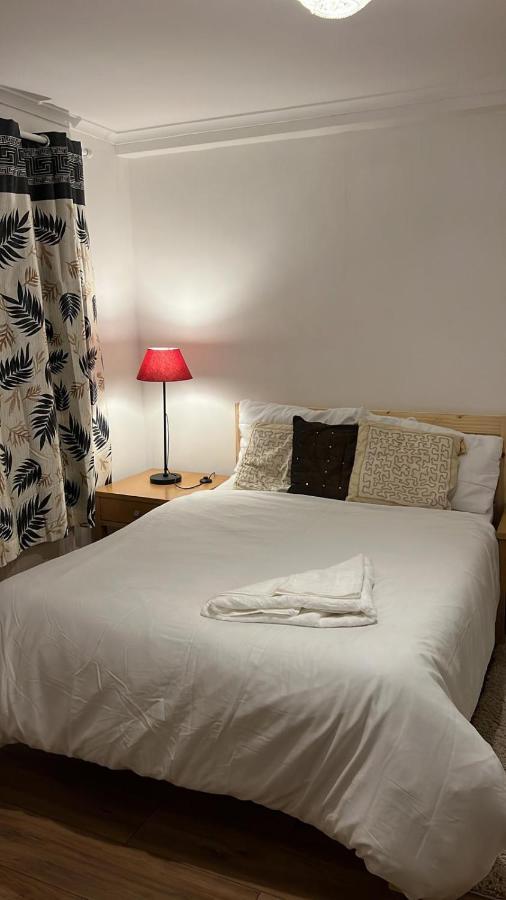 Smalinz Homes Finchley Londra Esterno foto