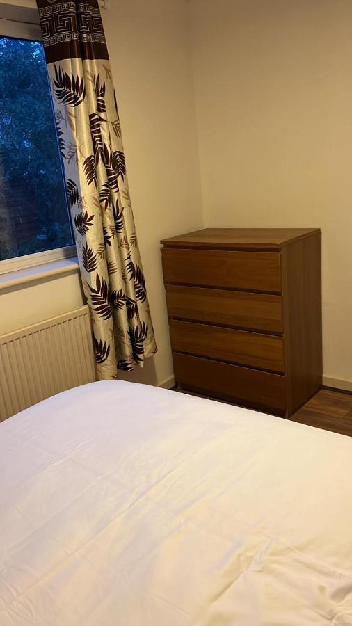 Smalinz Homes Finchley Londra Esterno foto